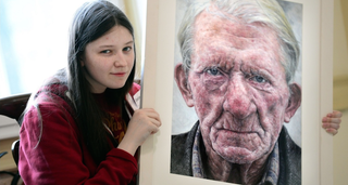 Illustration for article titled Estos retratos (sin ordenador) son obra de una chica de 16 años